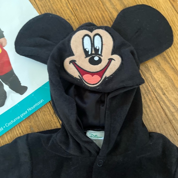 LIKE NEW DISNEY MICKEY MOUSE COSTUME DRESS UP HALLOWEEN EARS HOOD 12 18 months - Picture 4 of 7